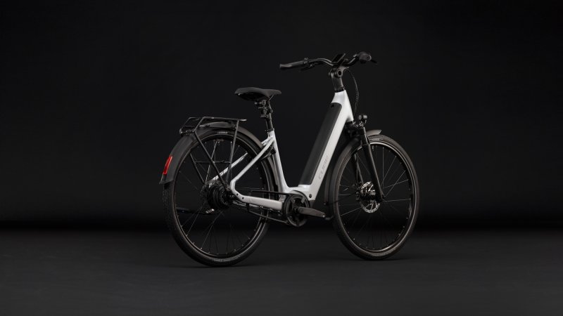 Afbeelding van de Cube Supreme Hybrid Deluxe Pro 600