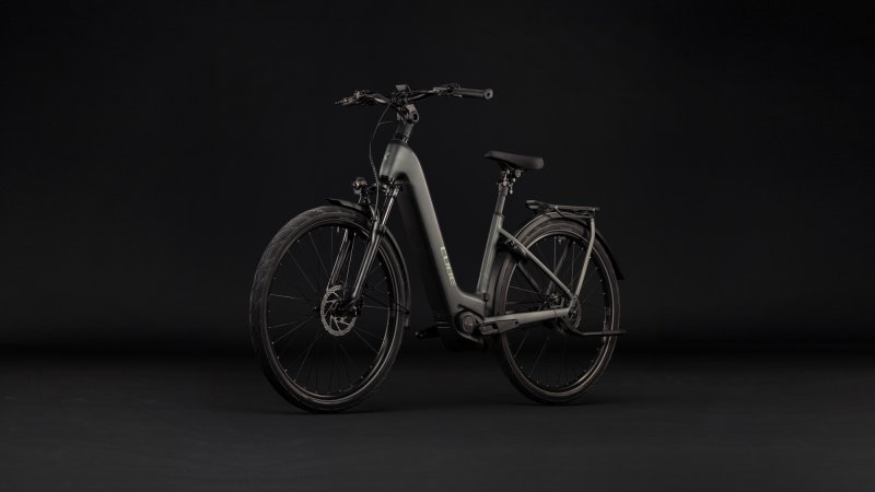 Afbeelding van de Cube Kathmandu Hybrid Deluxe Pro 800