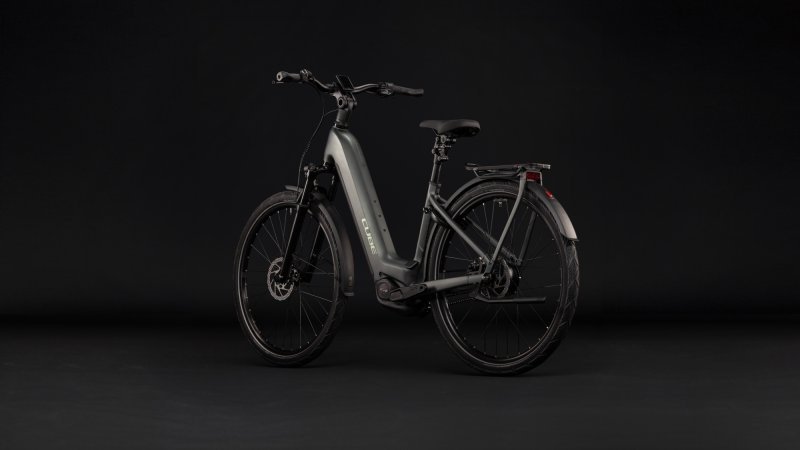 Afbeelding van de Cube Kathmandu Hybrid Deluxe Pro 800